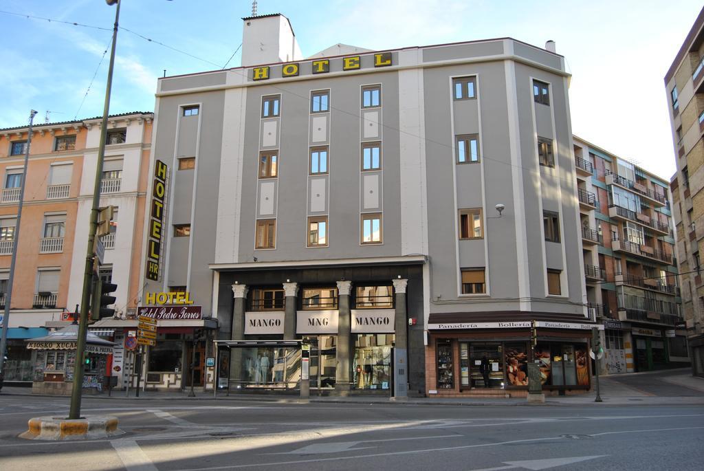 Hotel Pedro Torres เกว็งกา ภายนอก รูปภาพ