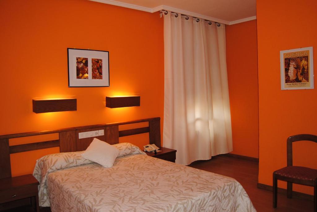 Hotel Pedro Torres เกว็งกา ภายนอก รูปภาพ