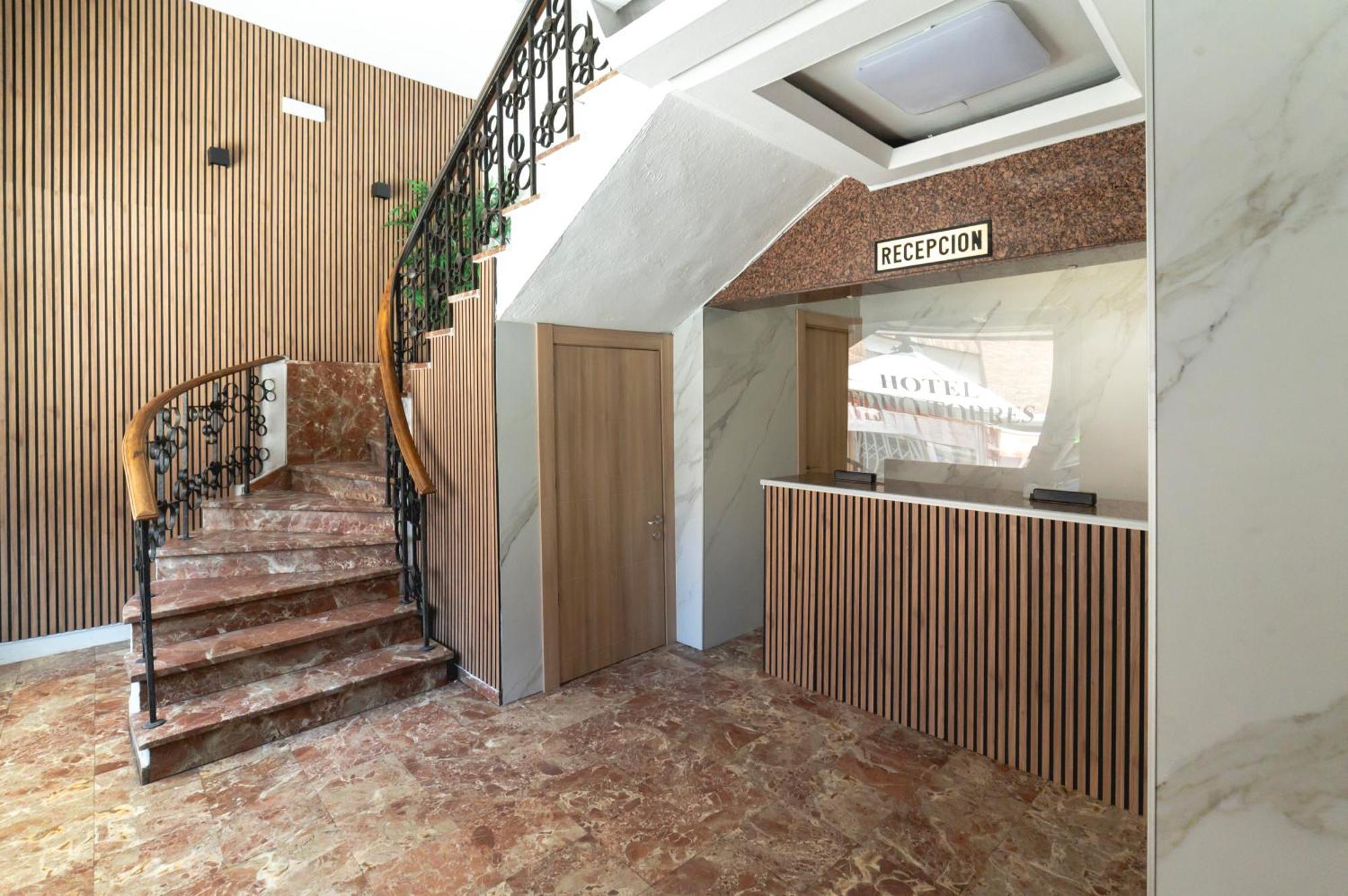 Hotel Pedro Torres เกว็งกา ภายนอก รูปภาพ
