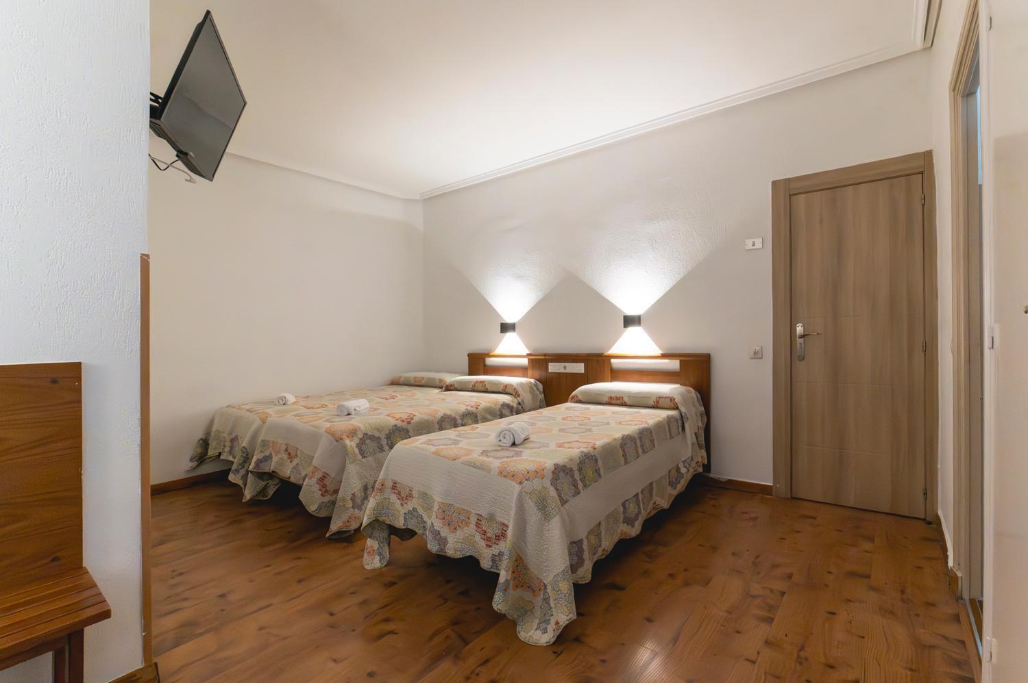 Hotel Pedro Torres เกว็งกา ภายนอก รูปภาพ