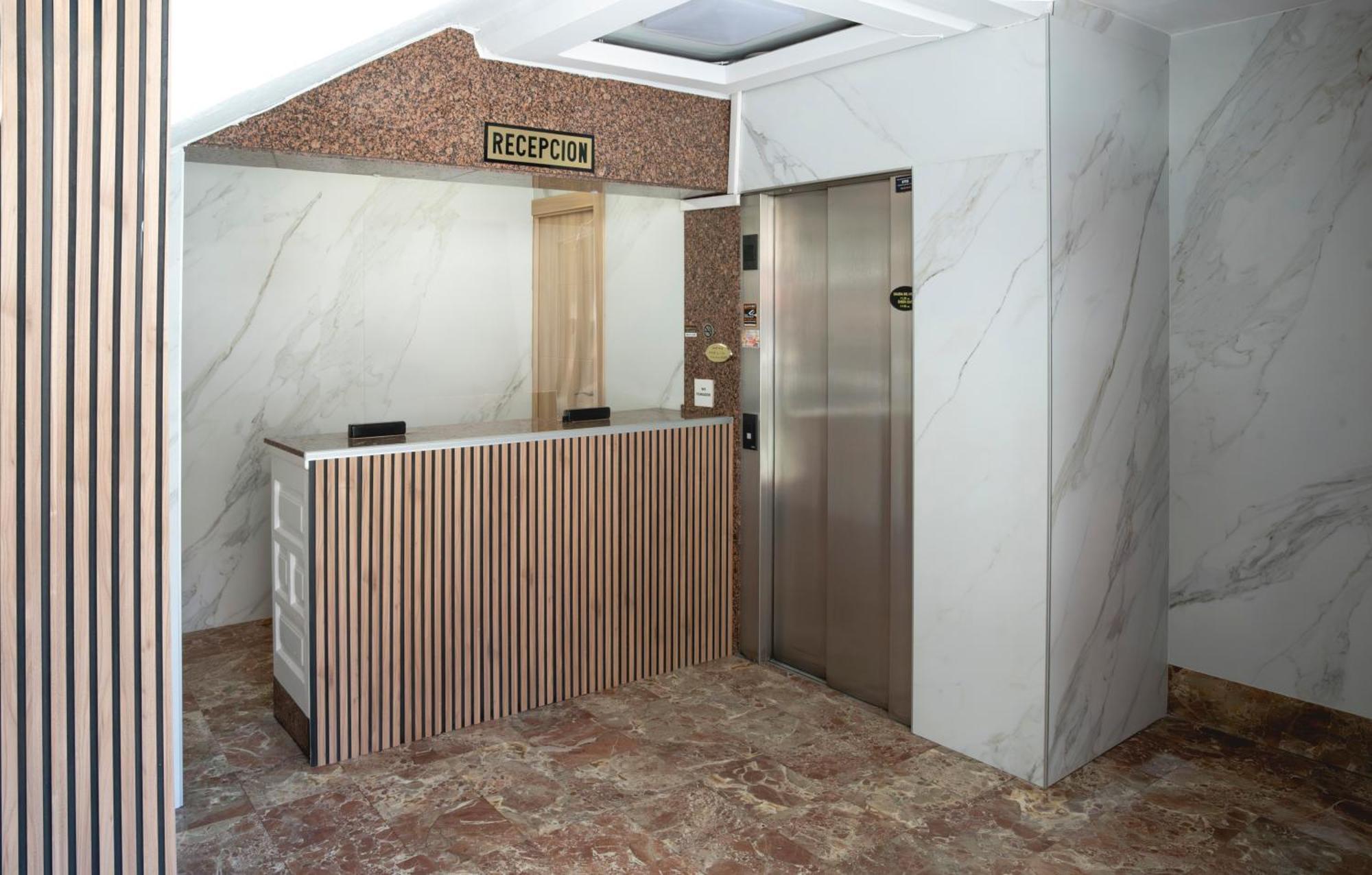 Hotel Pedro Torres เกว็งกา ภายนอก รูปภาพ