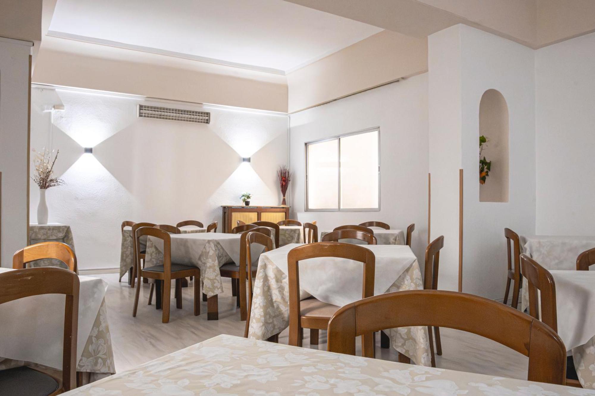 Hotel Pedro Torres เกว็งกา ภายนอก รูปภาพ