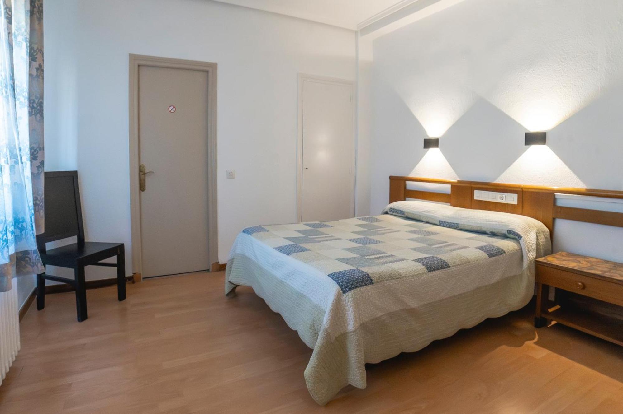 Hotel Pedro Torres เกว็งกา ภายนอก รูปภาพ