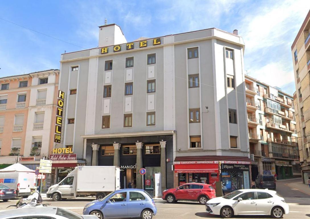Hotel Pedro Torres เกว็งกา ภายนอก รูปภาพ