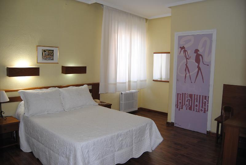 Hotel Pedro Torres เกว็งกา ภายนอก รูปภาพ