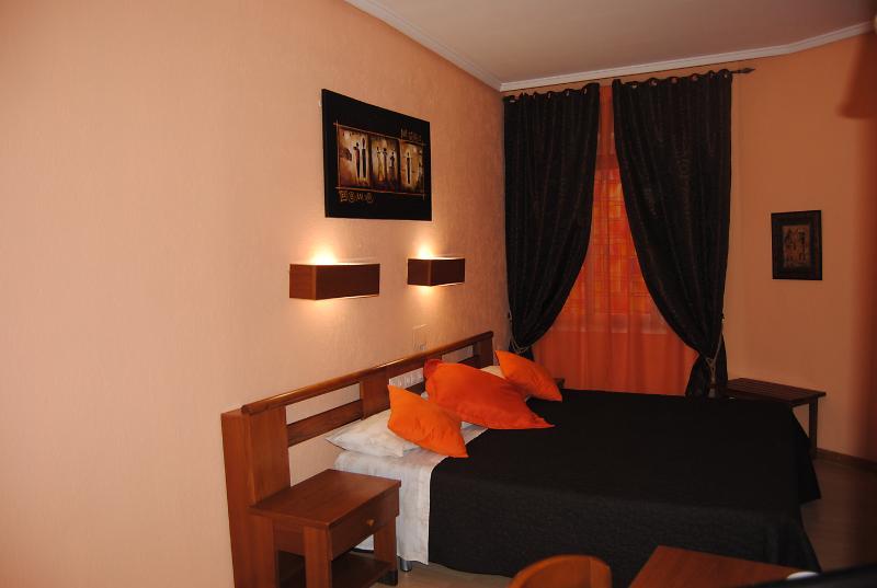 Hotel Pedro Torres เกว็งกา ภายนอก รูปภาพ