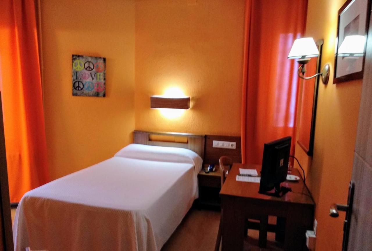 Hotel Pedro Torres เกว็งกา ภายนอก รูปภาพ