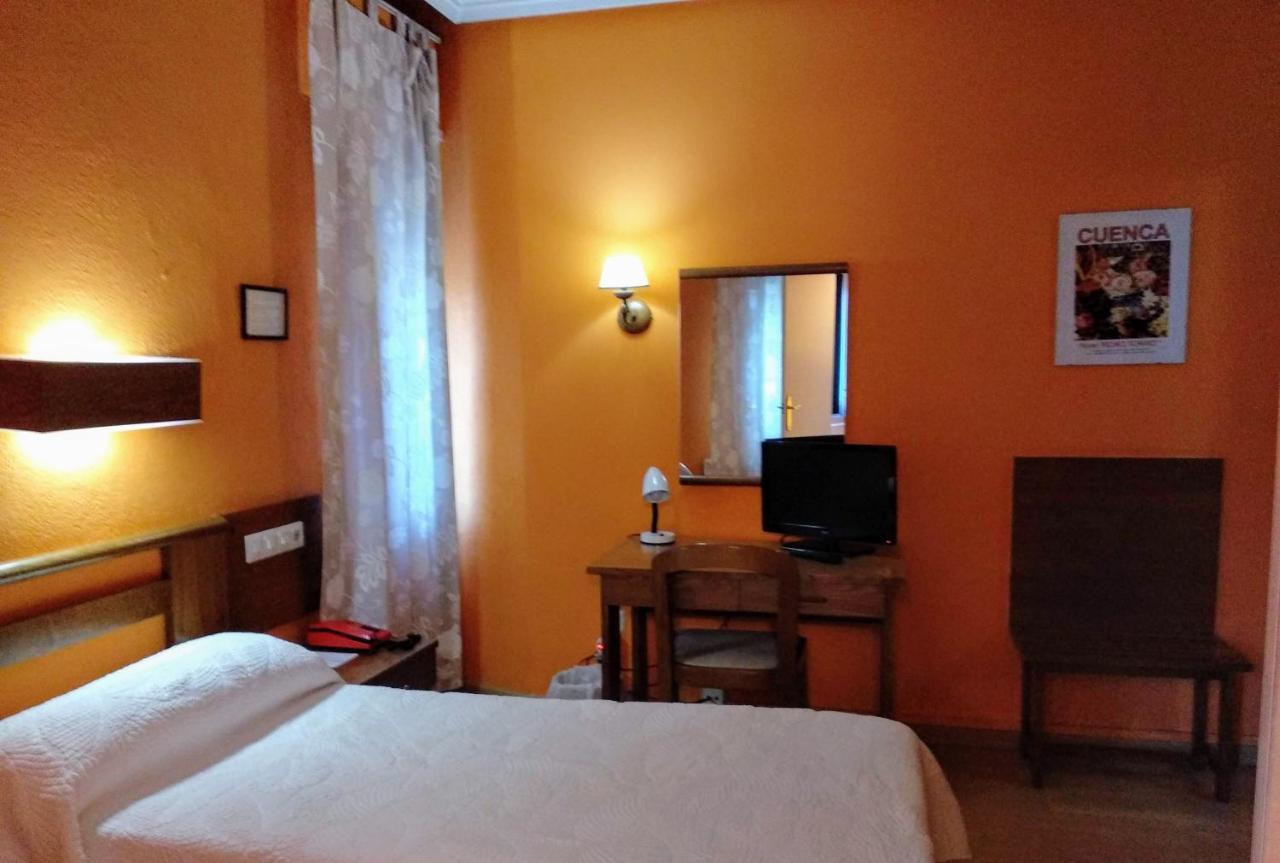 Hotel Pedro Torres เกว็งกา ภายนอก รูปภาพ