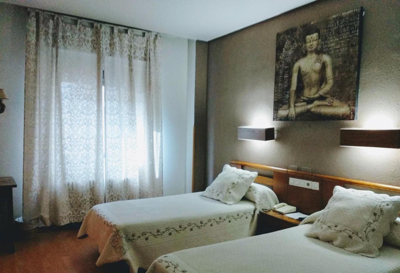 Hotel Pedro Torres เกว็งกา ภายนอก รูปภาพ