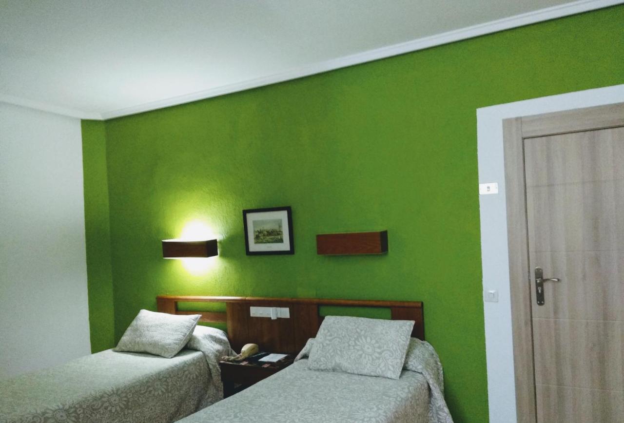 Hotel Pedro Torres เกว็งกา ภายนอก รูปภาพ