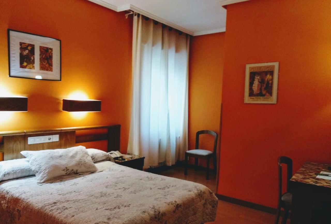 Hotel Pedro Torres เกว็งกา ภายนอก รูปภาพ
