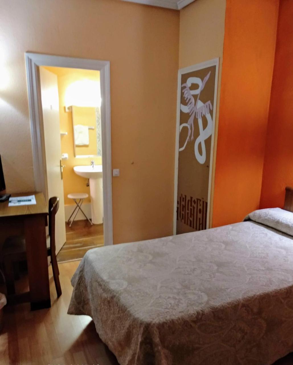 Hotel Pedro Torres เกว็งกา ภายนอก รูปภาพ
