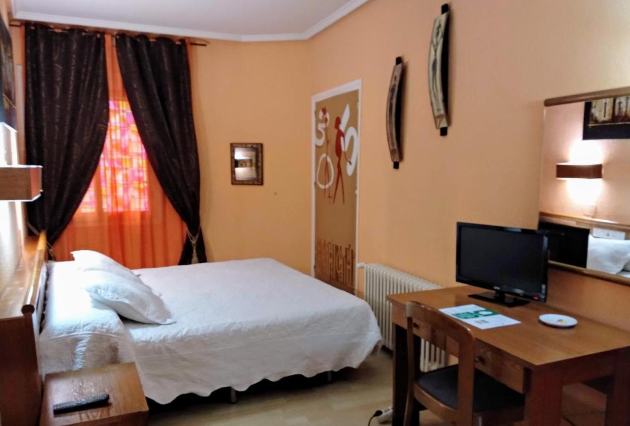 Hotel Pedro Torres เกว็งกา ภายนอก รูปภาพ